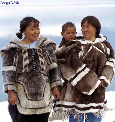traditional parkas, photo by Ansgar Walk, wikipedia, creative commons license